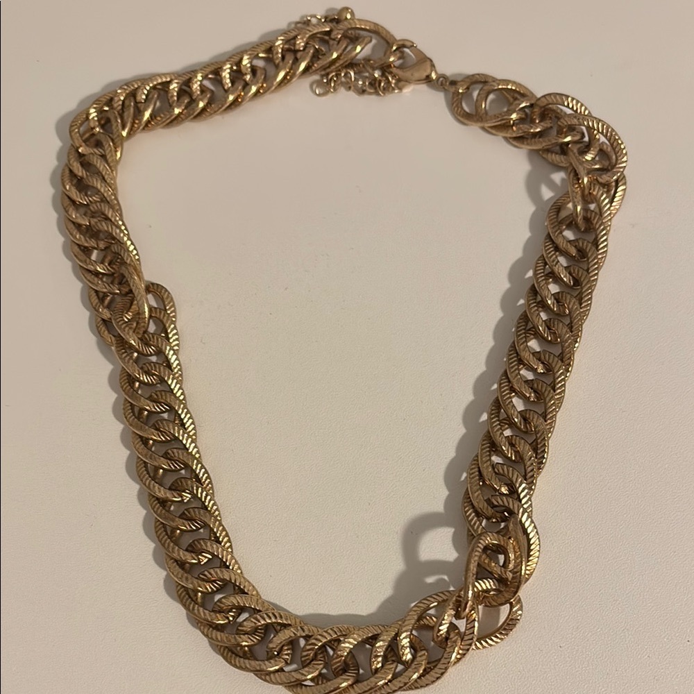 Elegant Gold Chain Necklace